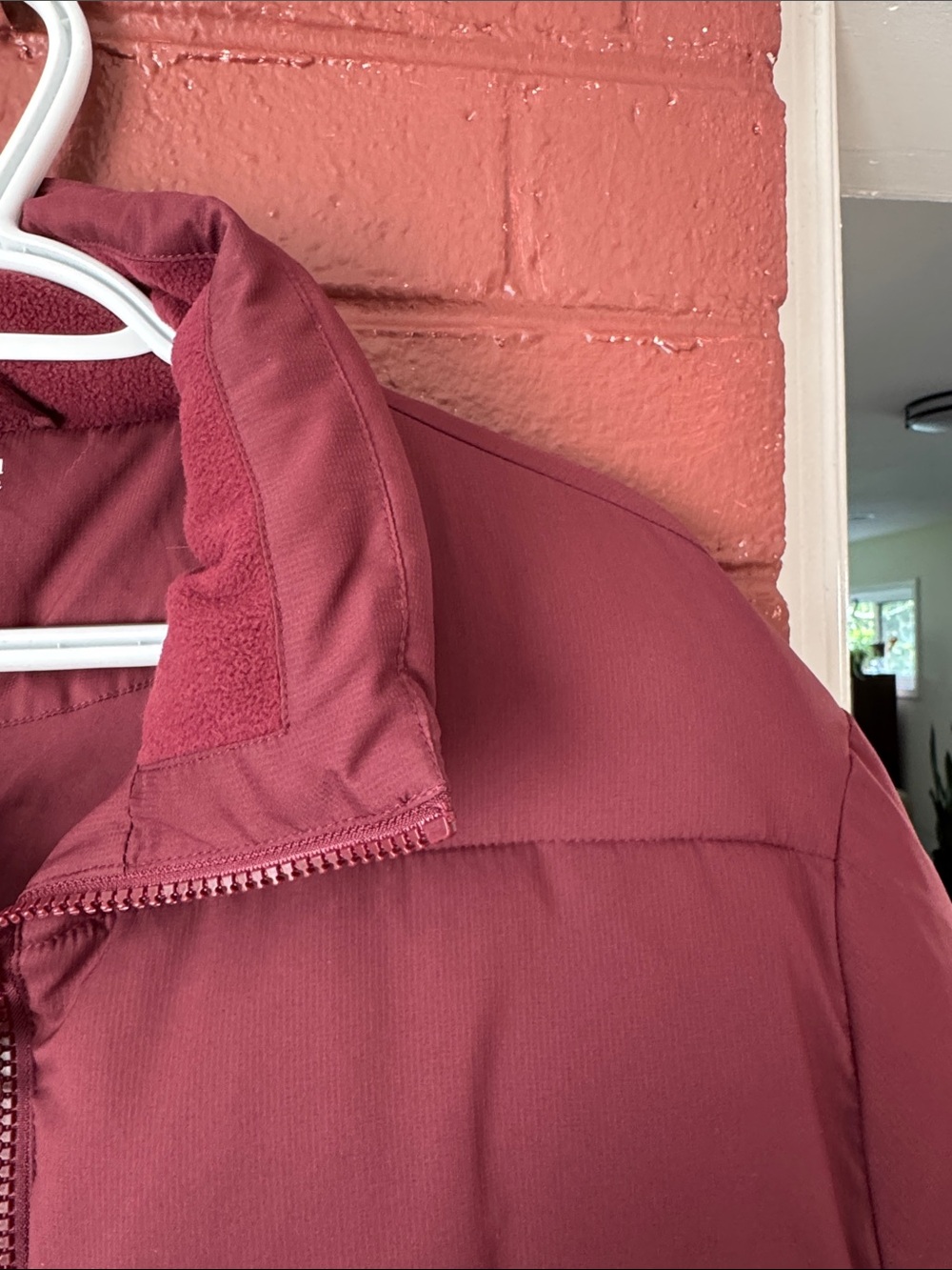 girlfriend collective Burgundy Quilted Puffer Jacket Large - Picture 3 of 7